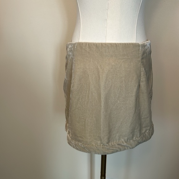 FREE PEOPLE Annalise Velvet Mini Skirt High Rise Side Slit Tan Size 2 - Picture 7 of 9